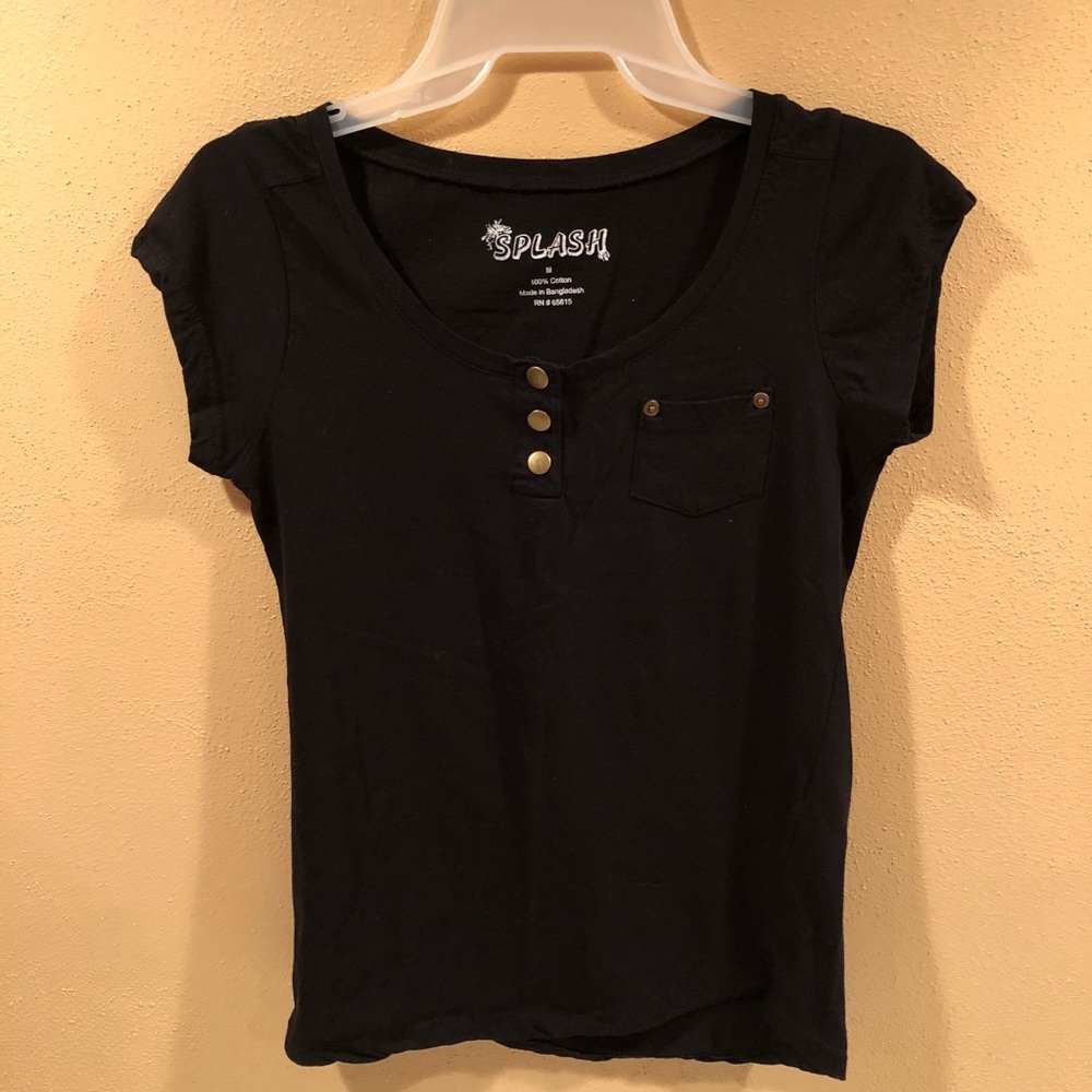 Girls black T-shirt.